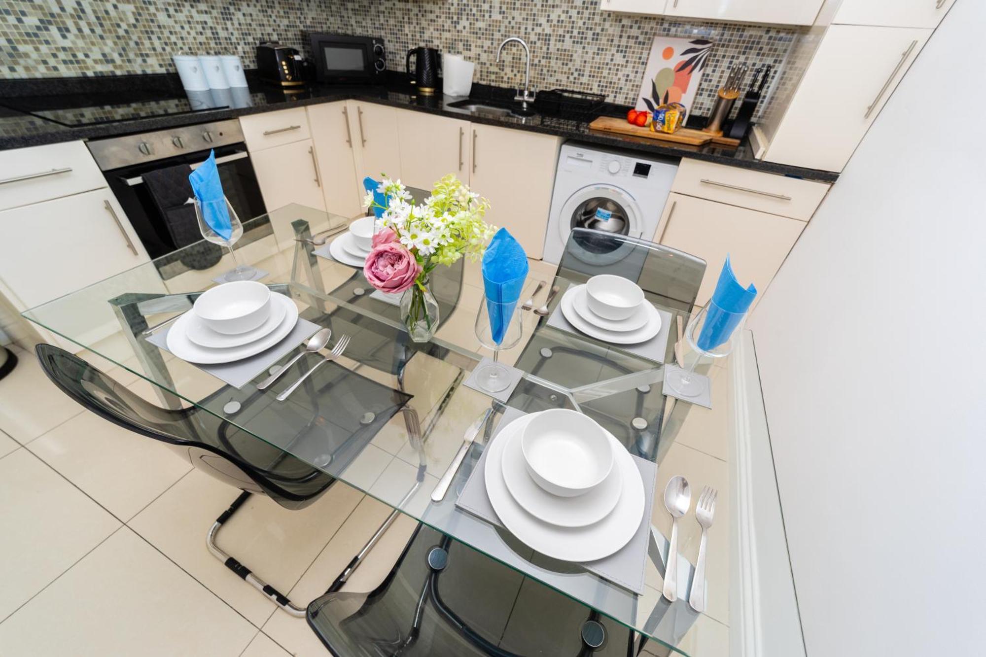 Spacious Flat With Patio & Parking In City Centre Ридинг Экстерьер фото